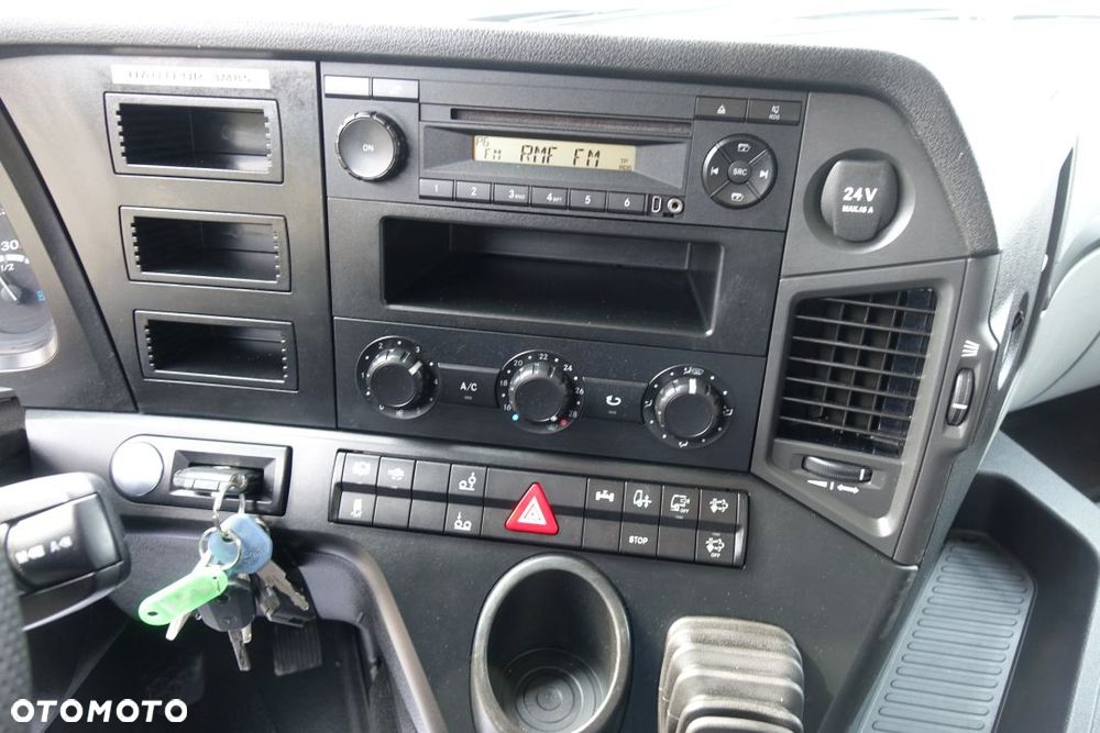 Mercedes-Benz ANTOS / 320 KM / 6x2 / FURGON / KONTENER / AUTOMAT / EURO 6 / OŚ PODNOSZONA - SKRĘTNA /  WINDA ZAŁADUNKOWA / - 30