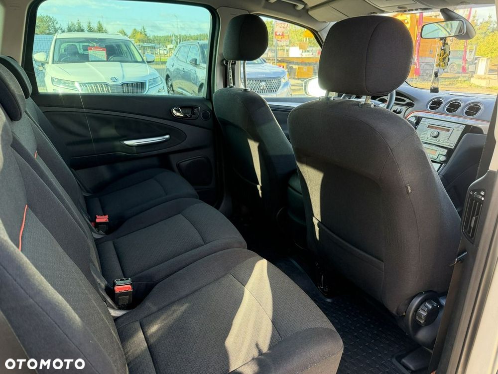 Ford S-Max - 18