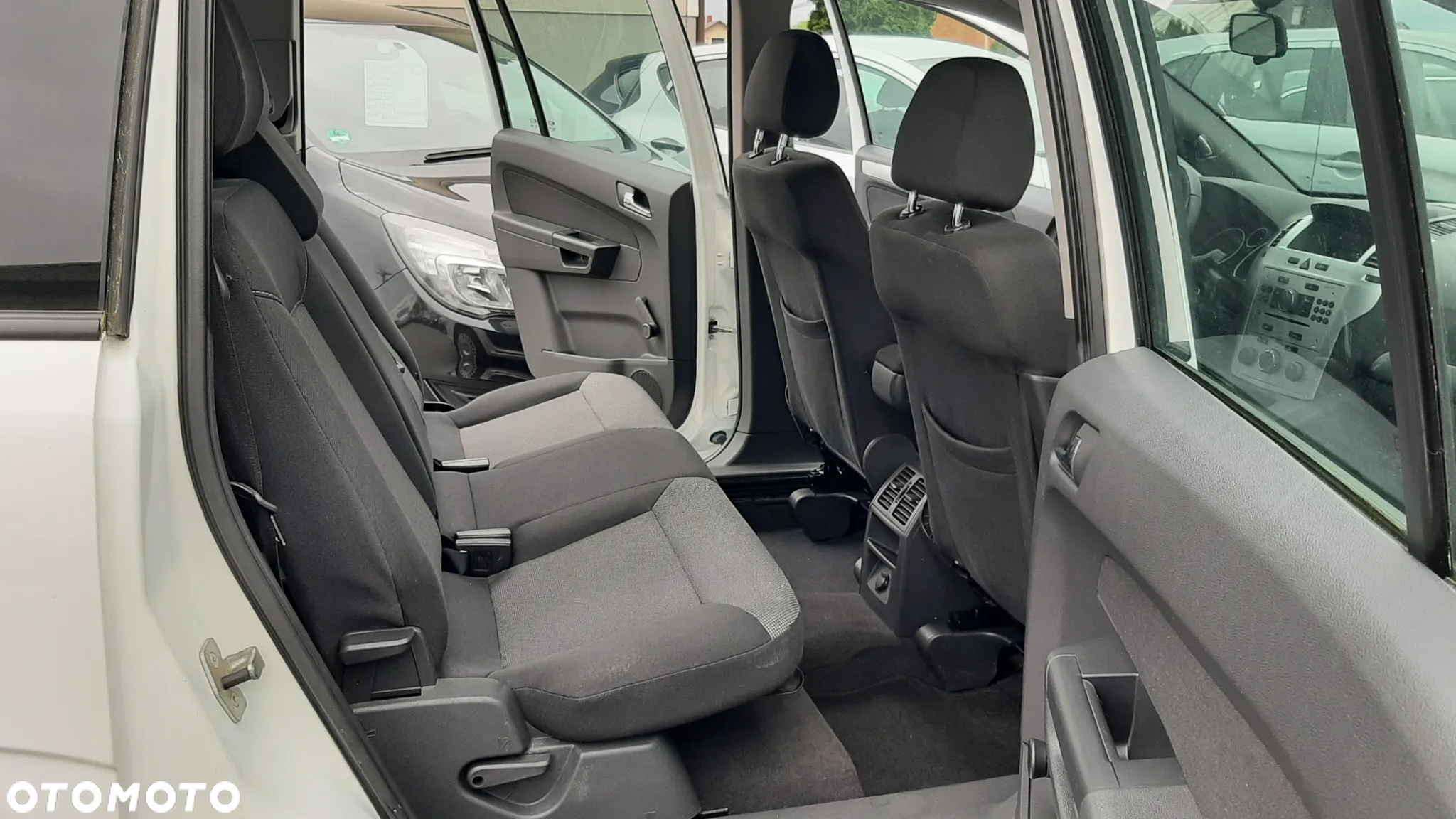 Opel Zafira 1.6 - 11
