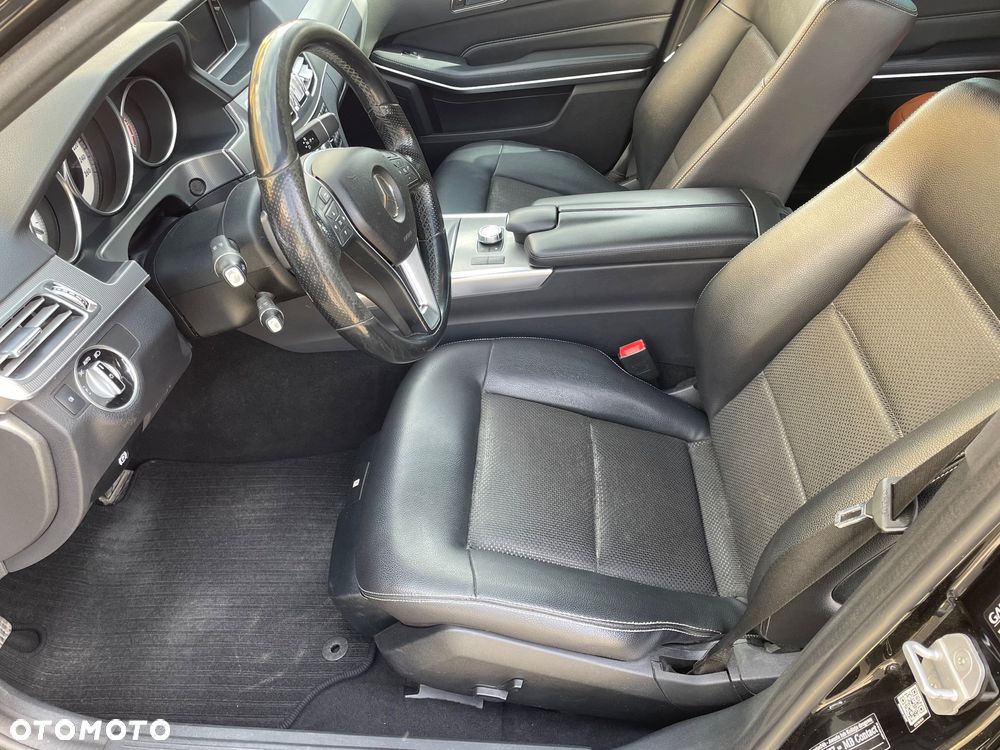 Mercedes-Benz Klasa E 220 CDI BlueEff - 32