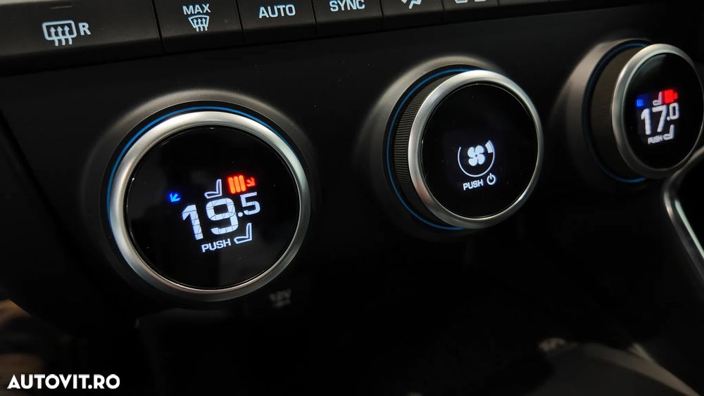 Jaguar E-Pace P200 AWD R-Dynamic S - 31