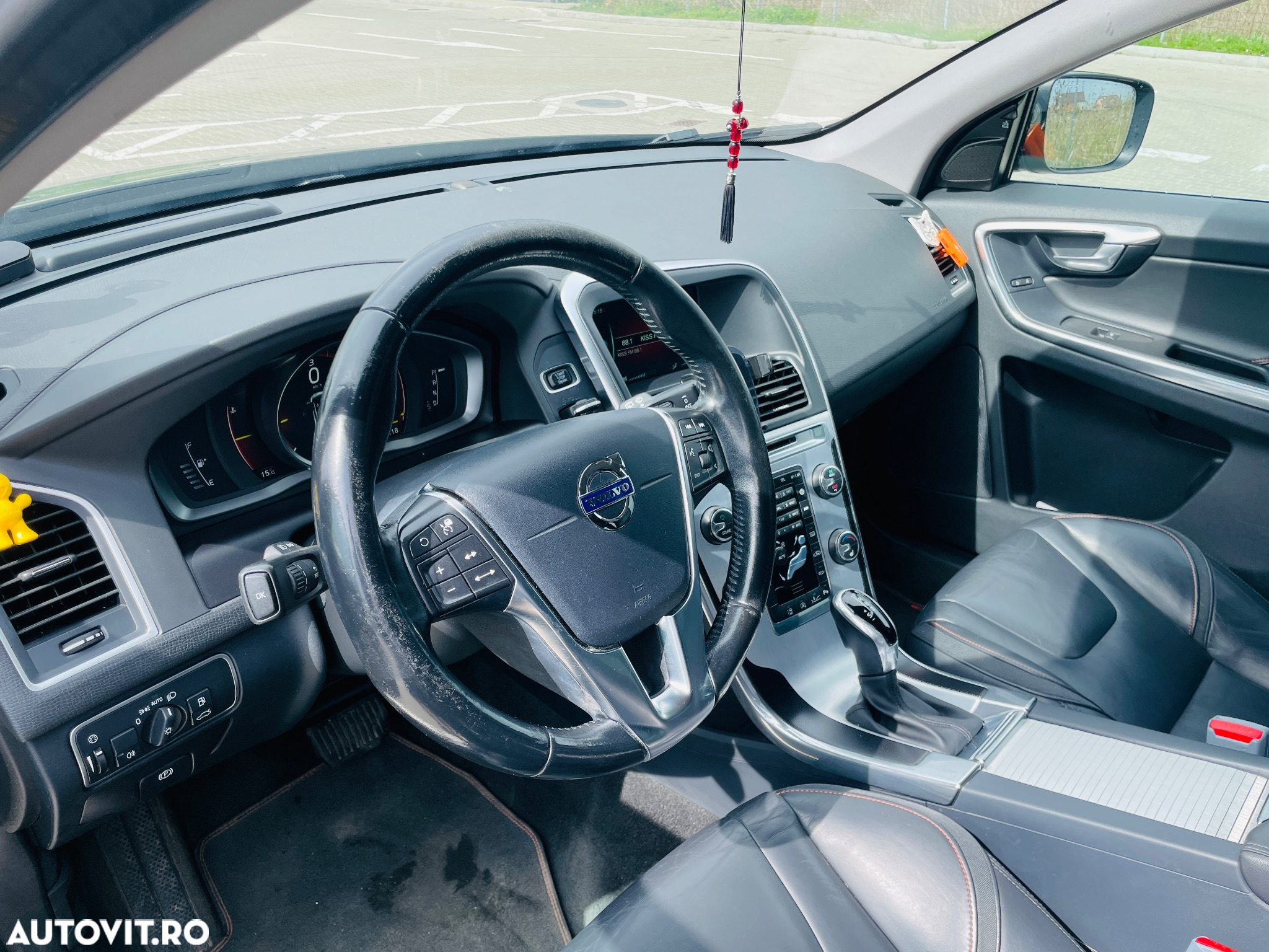 Volvo XC 60 D4 AWD Geartronic RDesign - 18