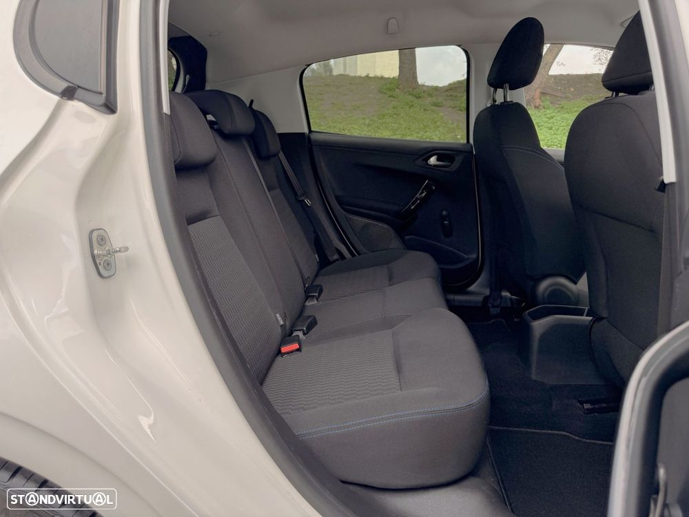 Peugeot 208 1.5 BlueHDi Signature - 9