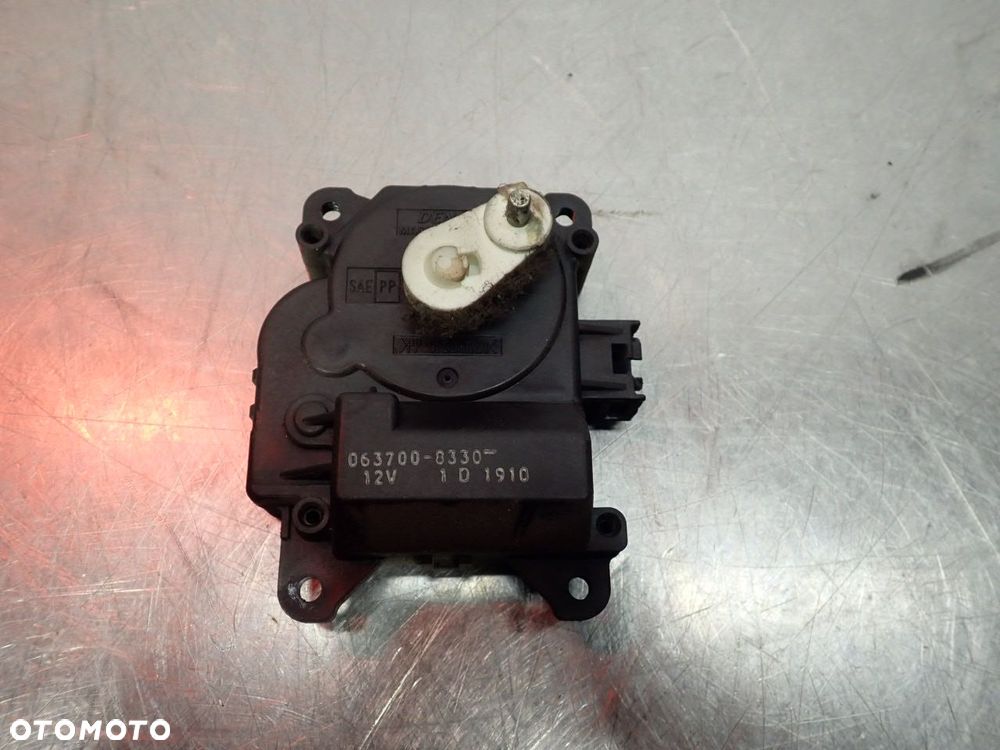 SILNICZEK NAGRZEWNICY TOYOTA RAV4 II LIFT  063700-8330 - 2