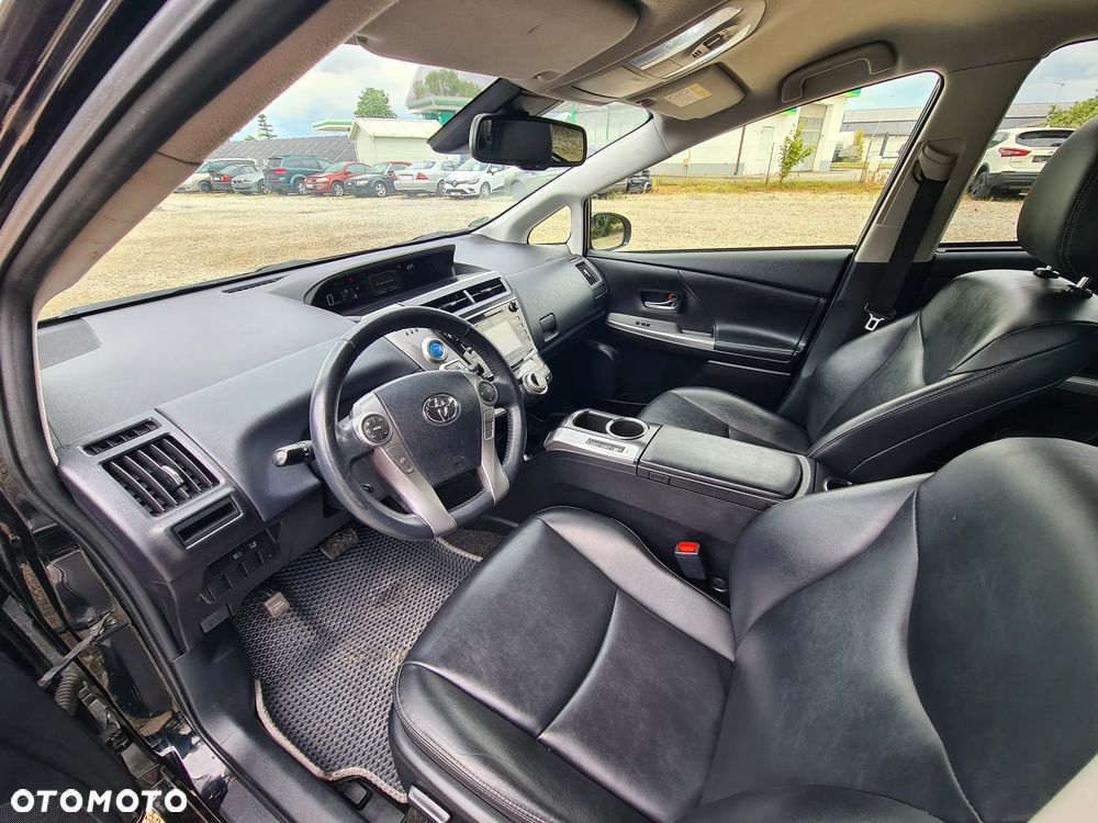 Toyota Prius+ (Hybrid) Executive - 16