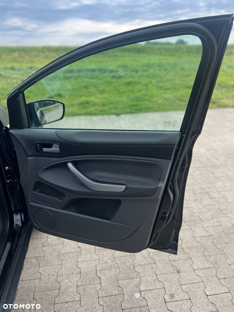 Ford Kuga 2.0 TDCi 2x4 Champions Edition - 20
