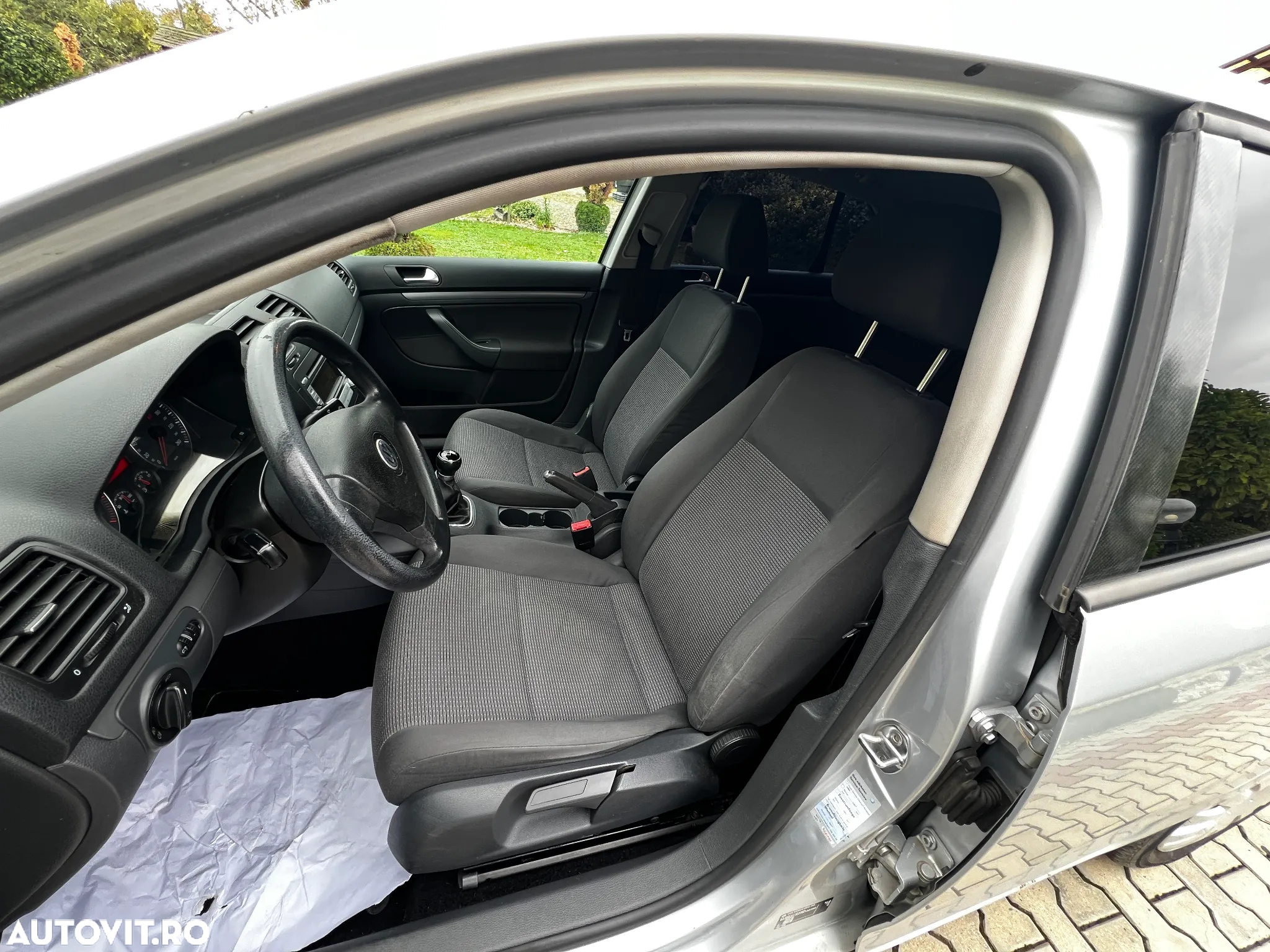 Volkswagen Jetta 1.6 FSI Comfortline - 12