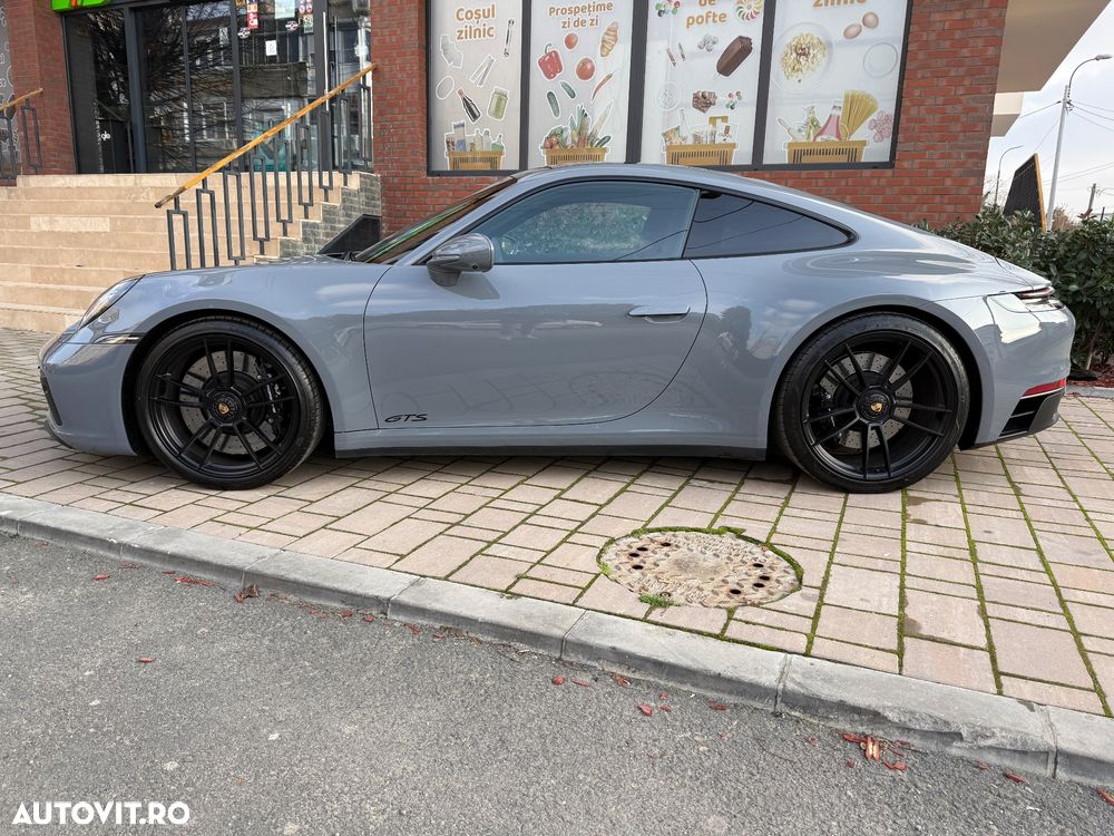 Porsche 911 Carrera 4 GTS PDK - 9