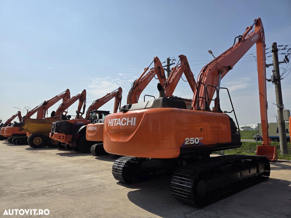 Hitachi SET BRATE LUNGI NOI 18m, cupa 0,9mc, 2019, 6.017h, gresare automata, latime 3,19m, 3 pompe hidr Hitachi, camera spate, camera laterala, consum mediu 13l/h, motor Isuzu 190CP, JAPONIA, doar 377h deplasare lant 80% ok, leasing 3 ani-PROMOTIE 131.900Eur - 38