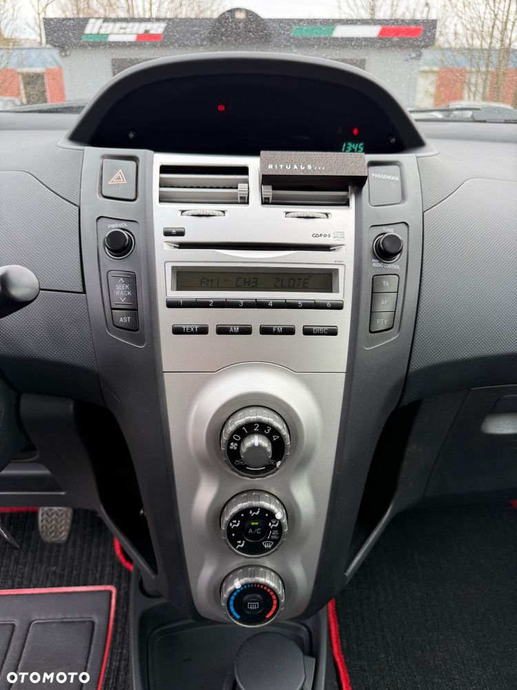 Toyota Yaris 1.3 Luna A/C - 16