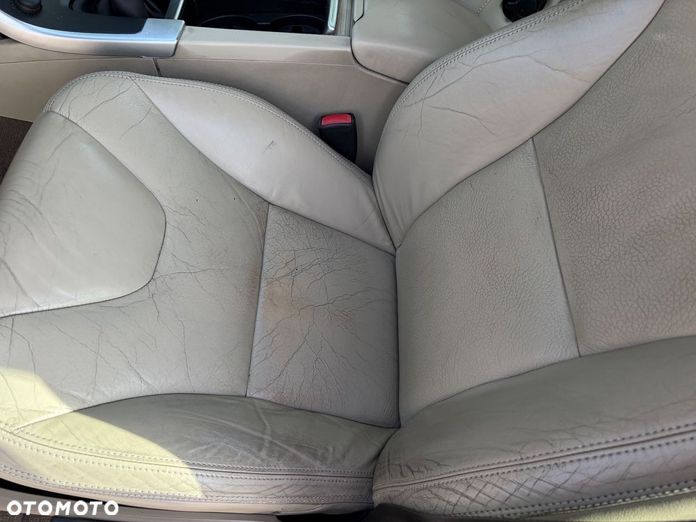 Volvo XC 60 DRIVe R-Design - 19