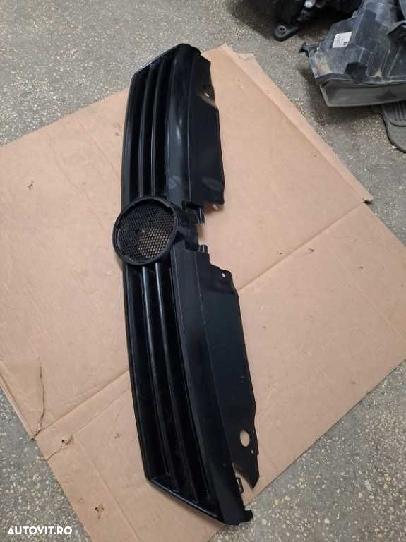Grila radiator originala VW Jetta 4 an 2010-2014 cod 5C6853653 - 2