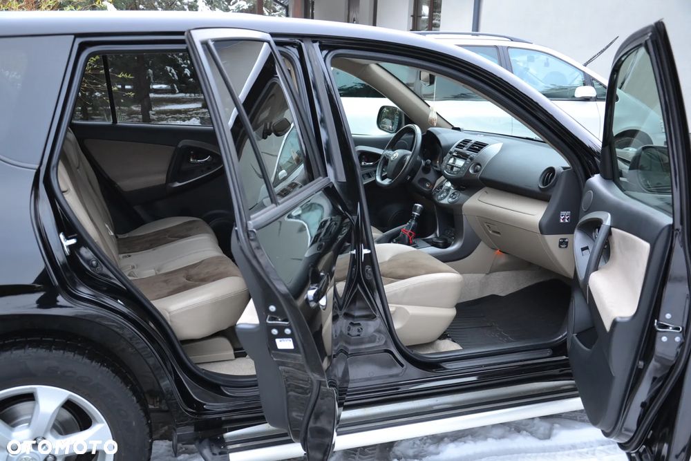 Toyota RAV4 2.0 VVT-i Sol - 9