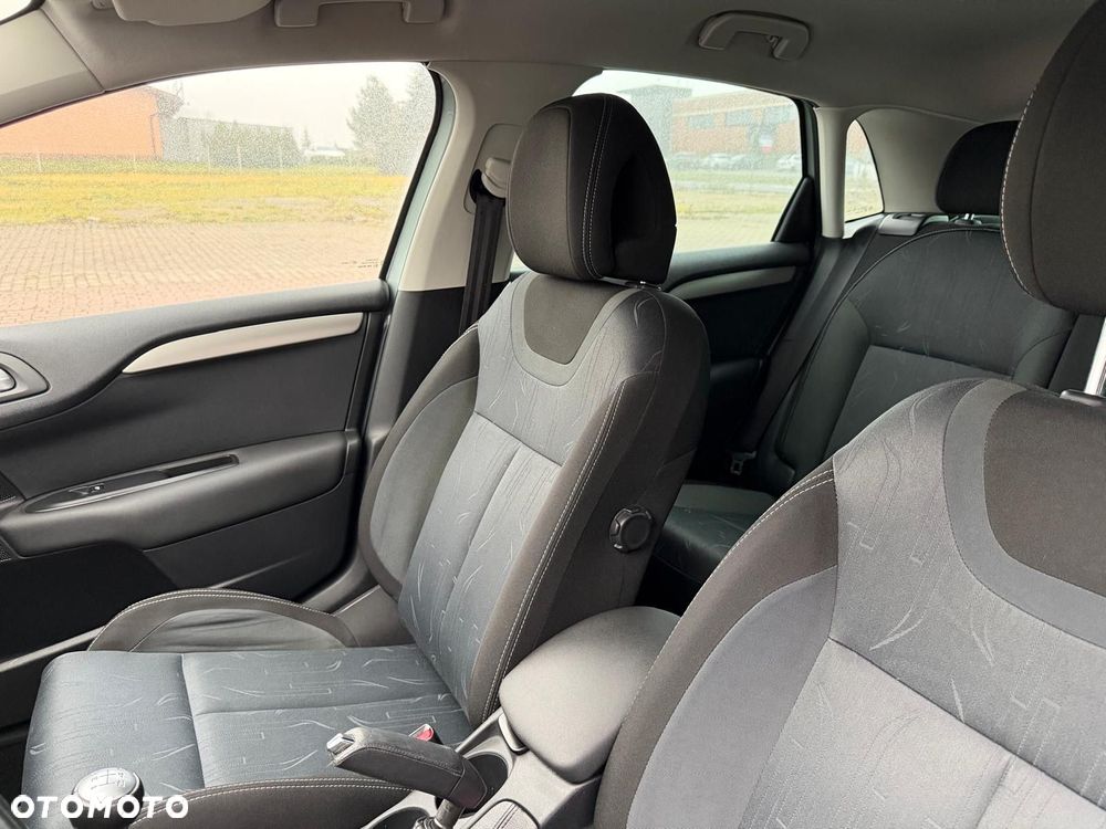 Citroën C4 HDi 90 Attraction - 11