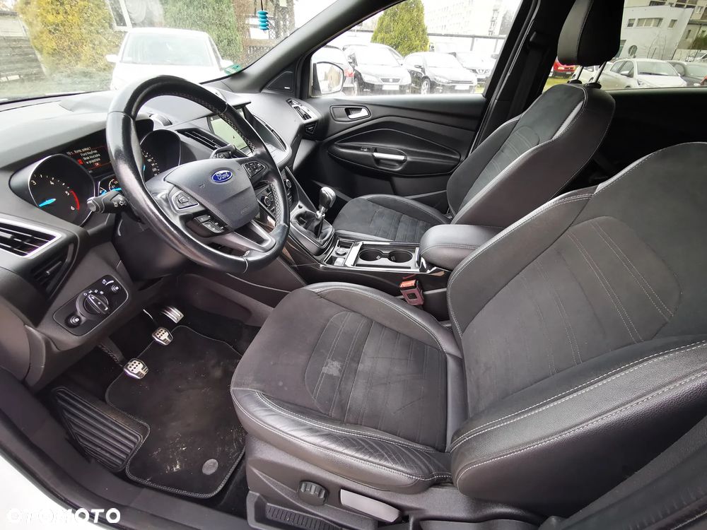Ford Kuga 2.0 TDCi 4x4 ST-Line - 11