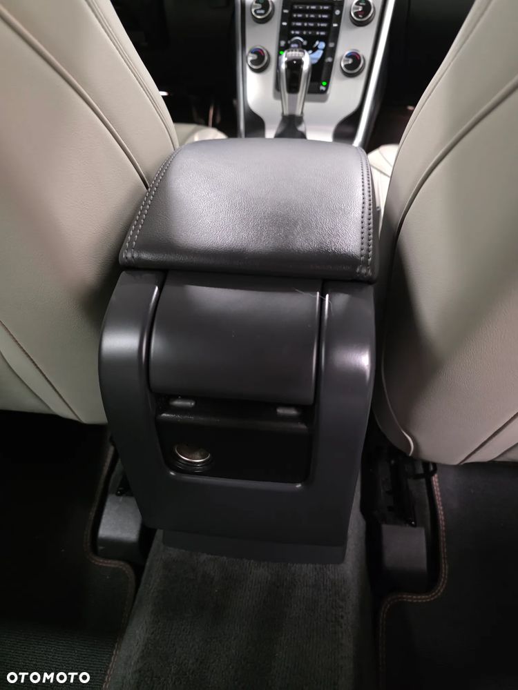 Volvo XC 60 D3 Drive-E Ocean Race - 19
