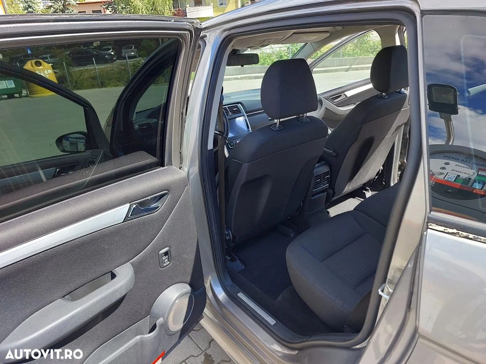 Mercedes-Benz B 180 - 8