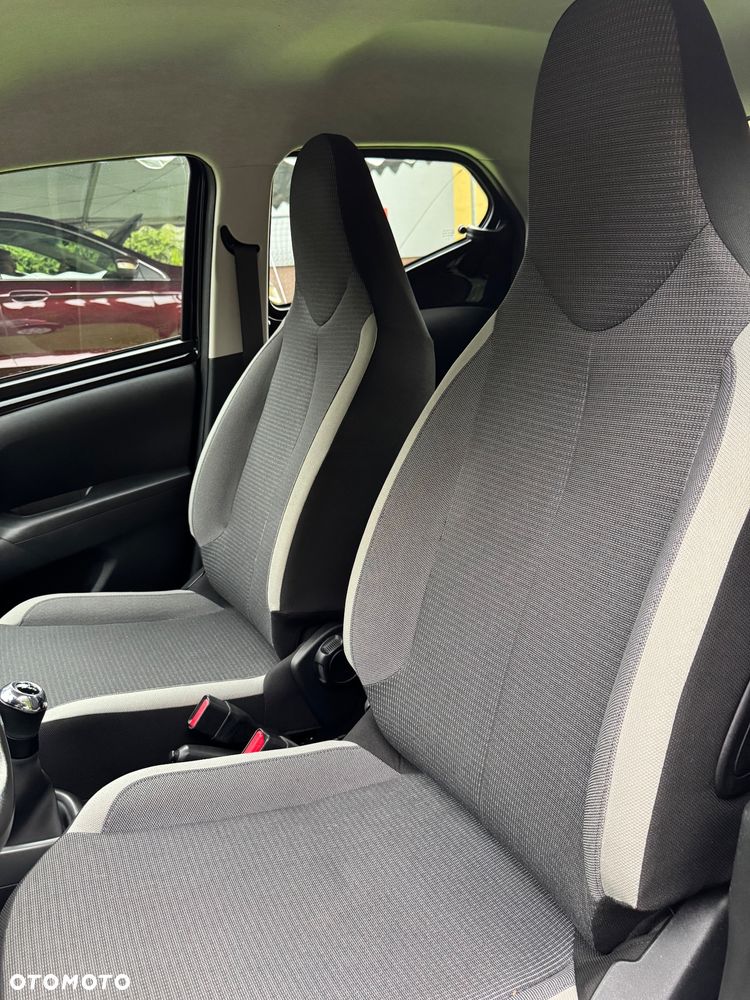 Toyota Aygo x-play - 13