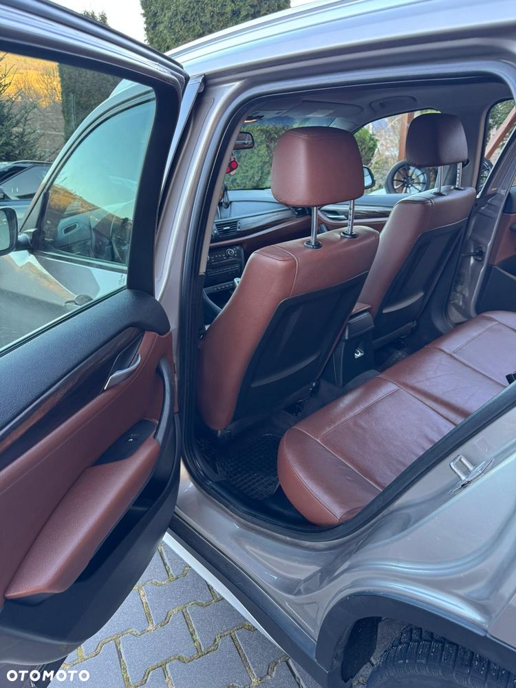 BMW X1 xDrive18d Sport Line - 11