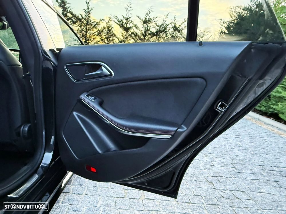 Mercedes-Benz CLA 200 d Shooting Brake AMG Line Aut. - 23