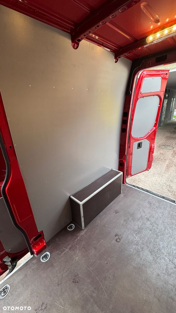 Mercedes-Benz Sprinter - 15