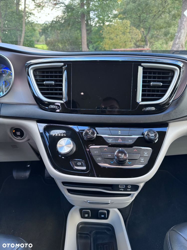 Chrysler Pacifica - 18