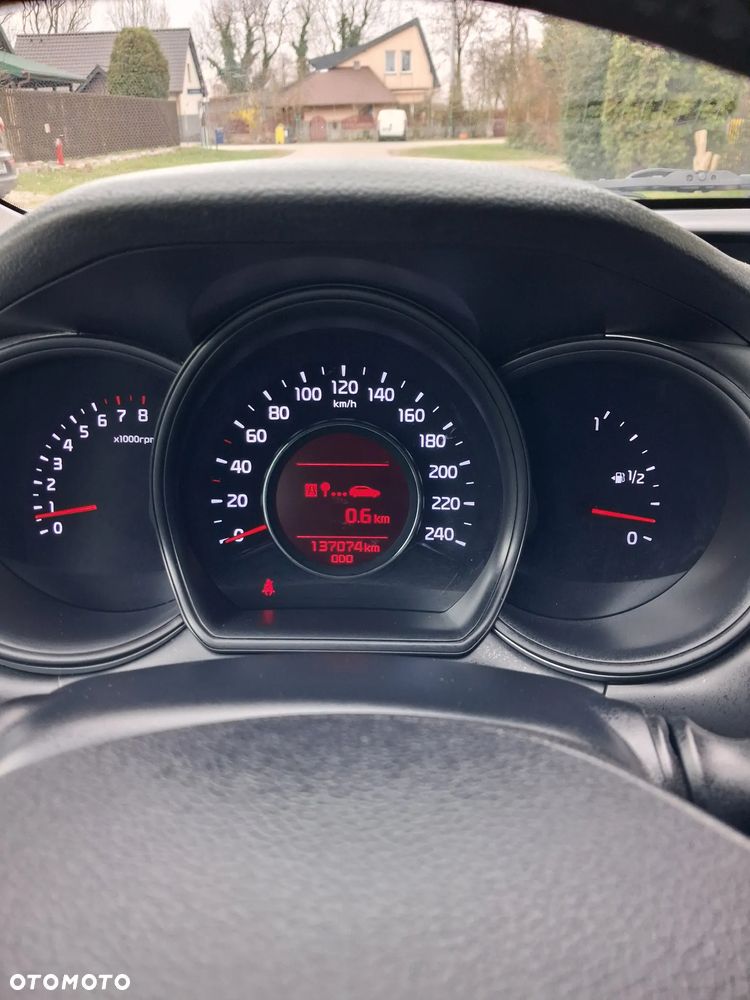 Kia Ceed 1.4 CVVT Dream-Team Edition - 11