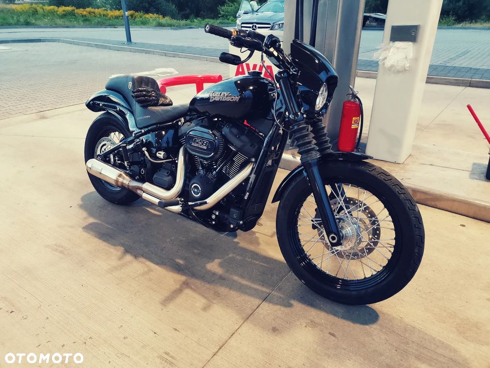 Harley-Davidson Softail Street Bob - 2