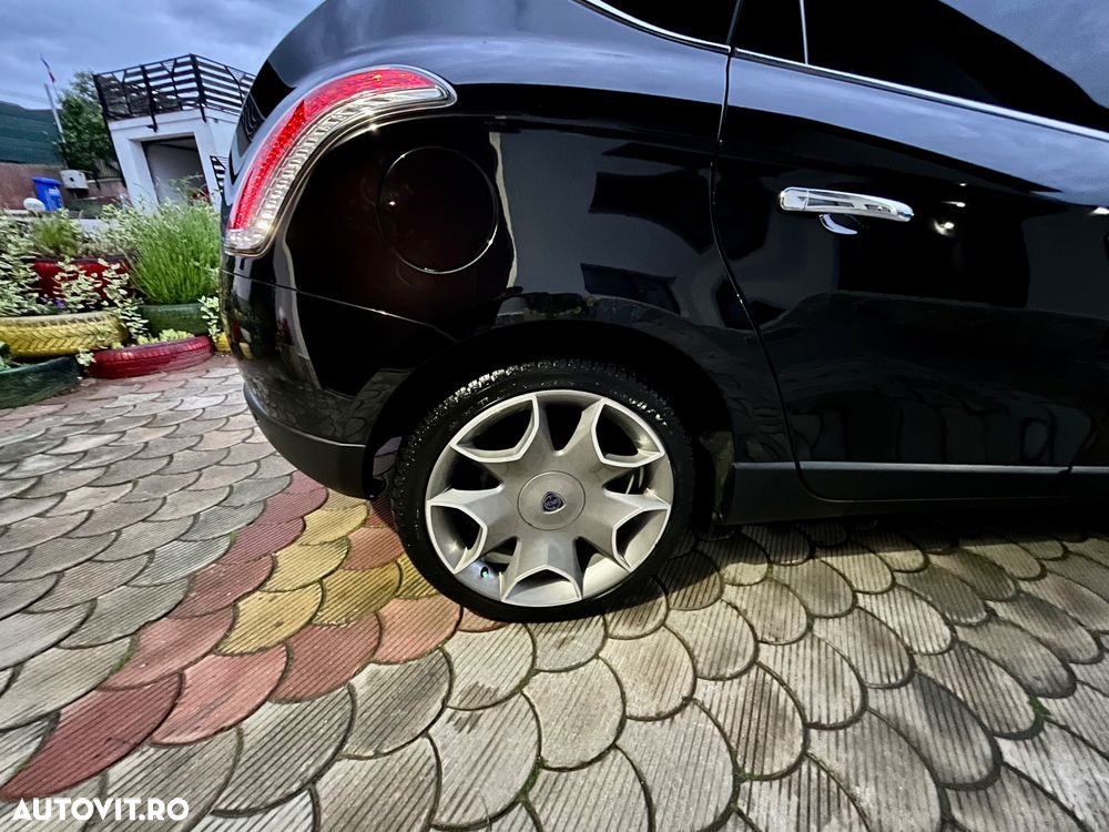 Lancia Delta 1.6 MultiJet Oro - 9