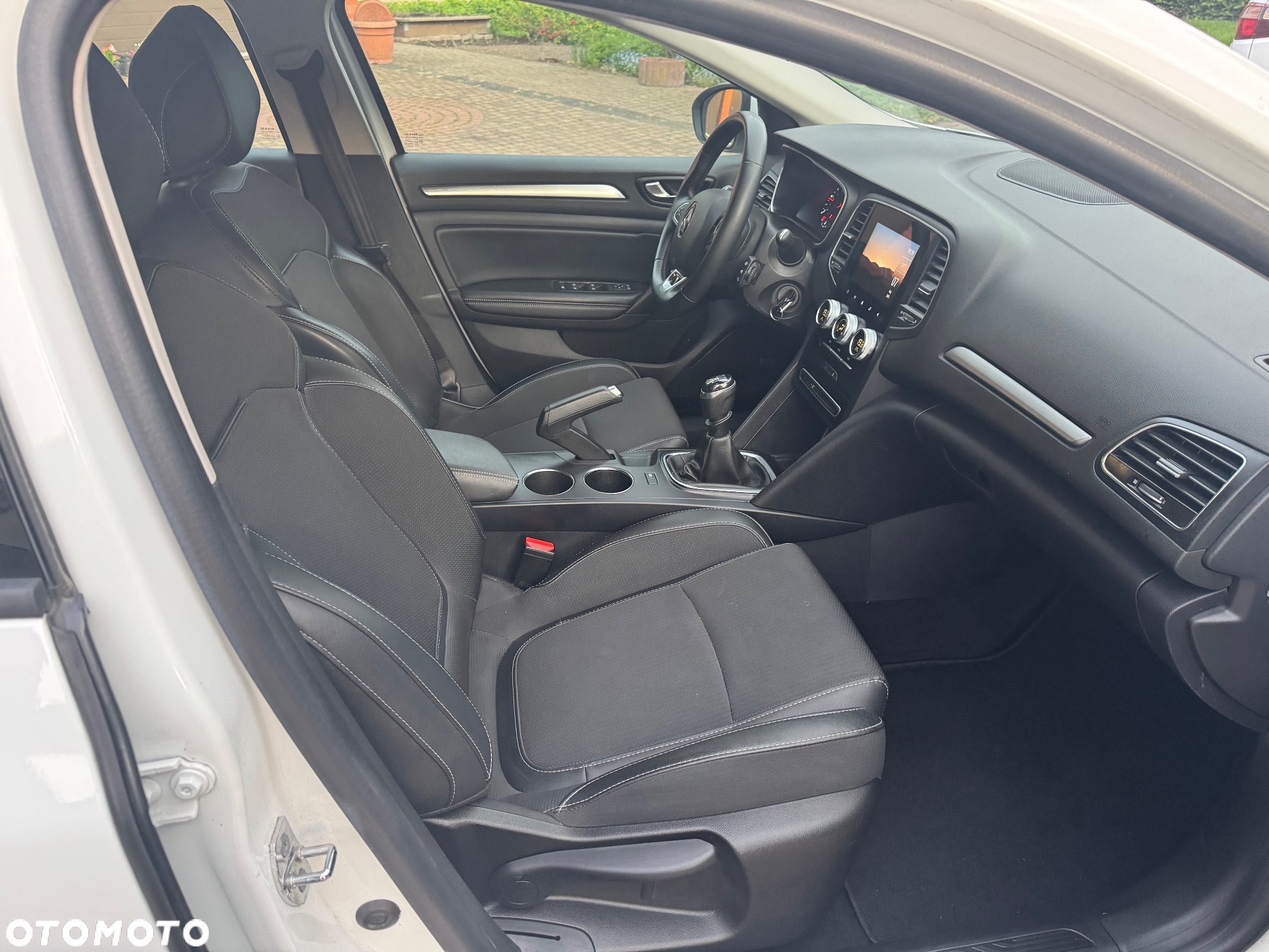 Renault Megane 1.5 Blue dCi Intens - 7