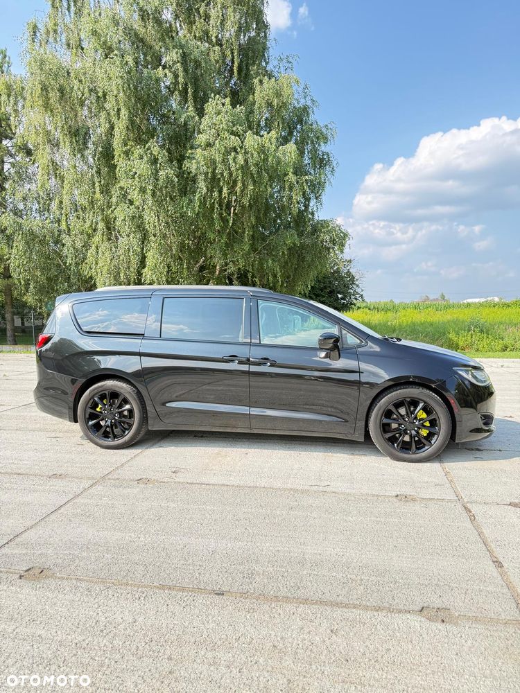 Chrysler Pacifica - 7