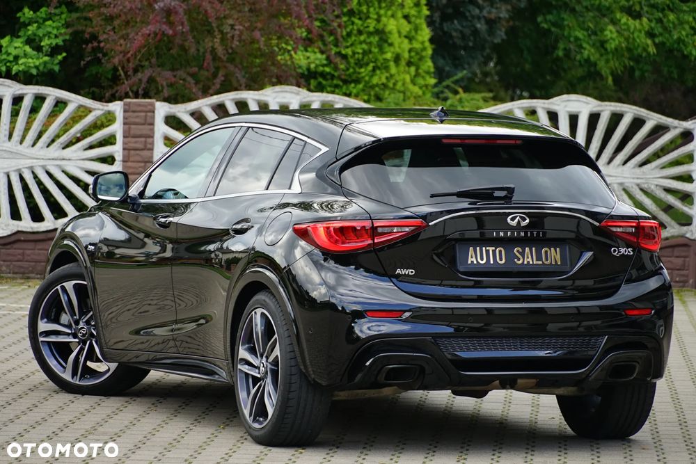 Infiniti Q30 2.0t DCT AWD Sport - 17