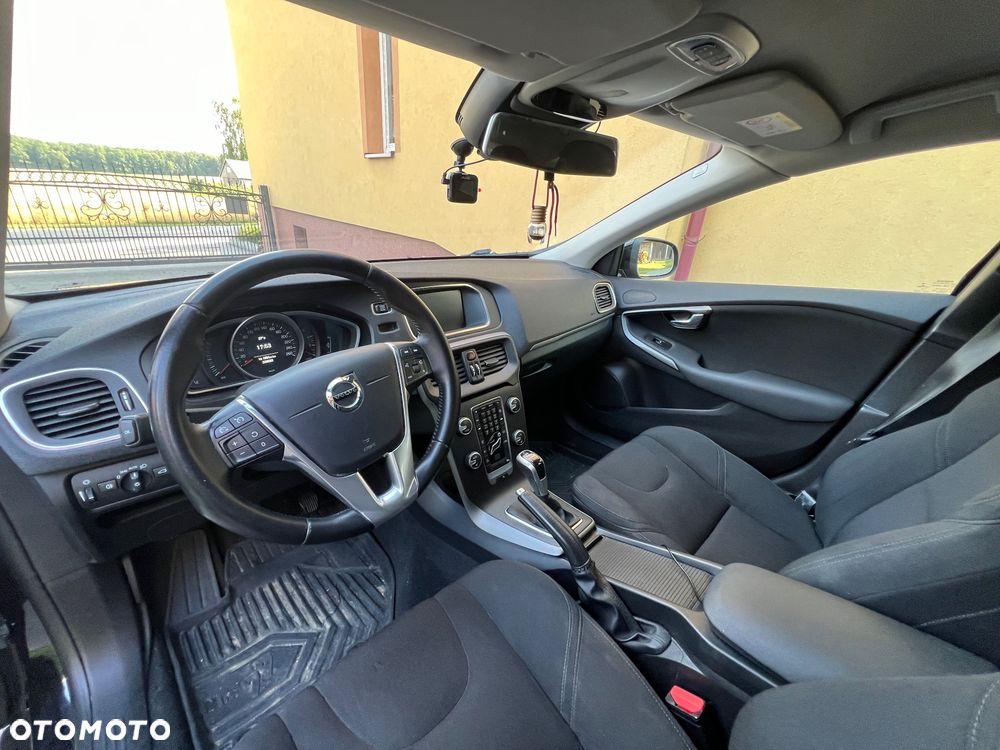 Volvo V40 D2 - 15
