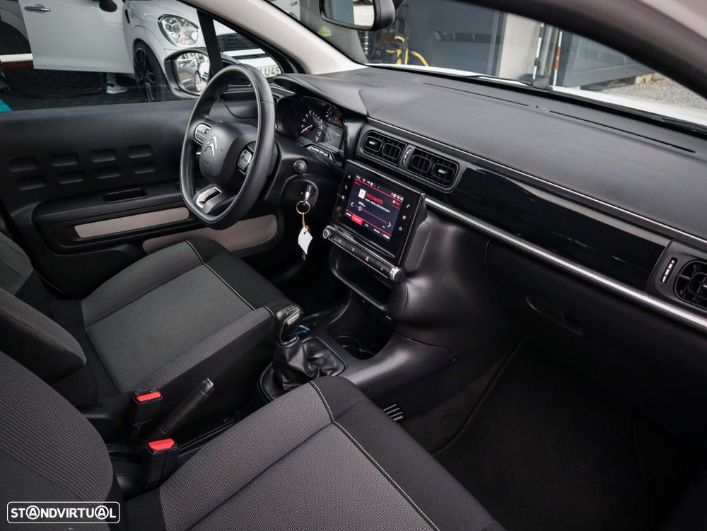 Citroën C3 1.2 PureTech Shine - 24