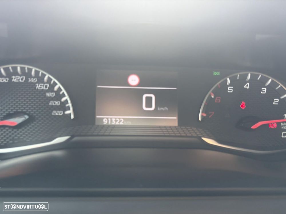 Peugeot 2008 1.5 BlueHDi Allure Pack - 11