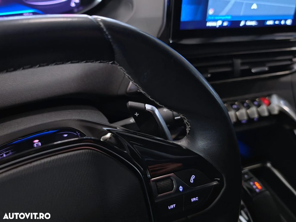 Peugeot 3008 1.2 PureTech Turbo S&S EAT8 Allure - 22