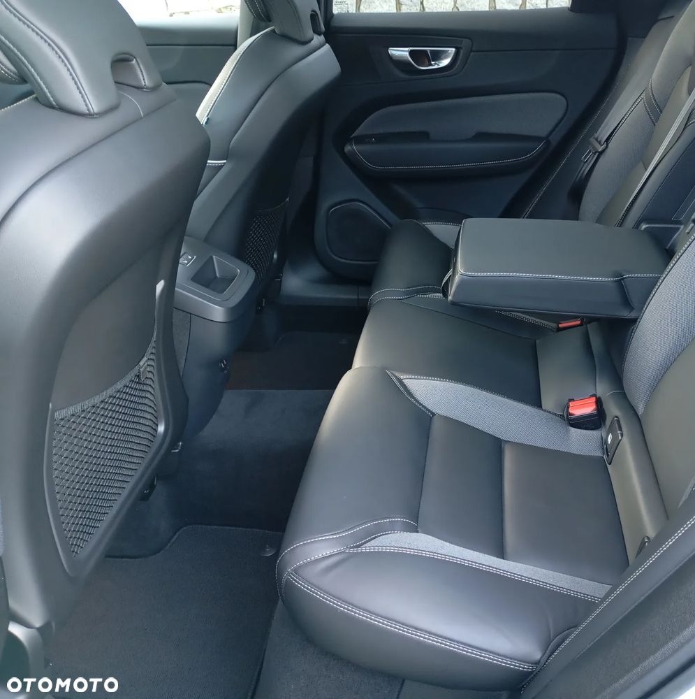 Volvo XC 60 B4 D AWD Ultimate Dark - 22