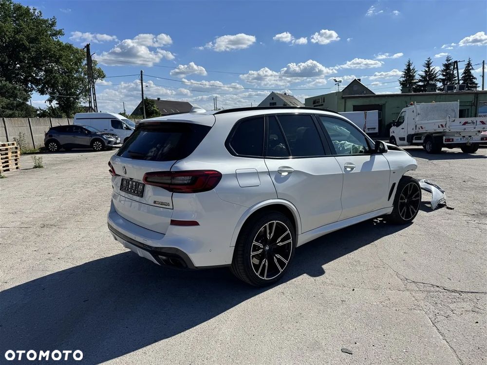 BMW X5 M50i - 3