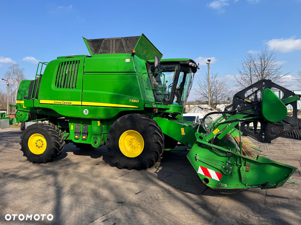 John Deere T560
