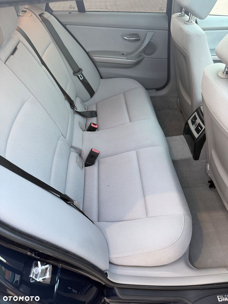 BMW Seria 3 320d - 8