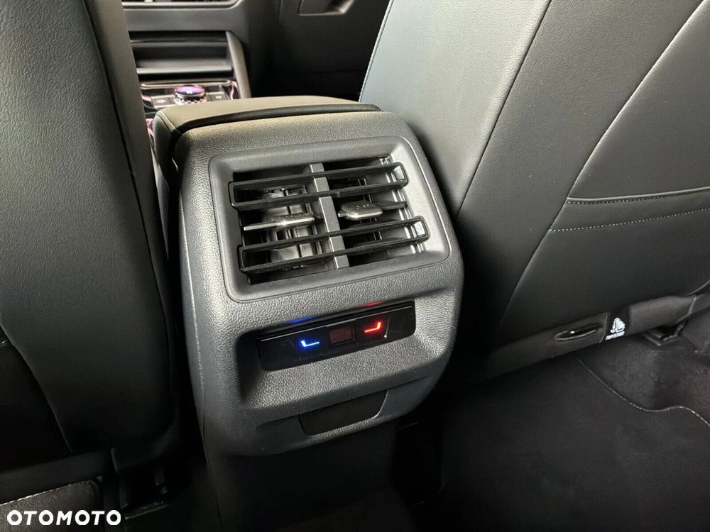 Volkswagen Tiguan - 31