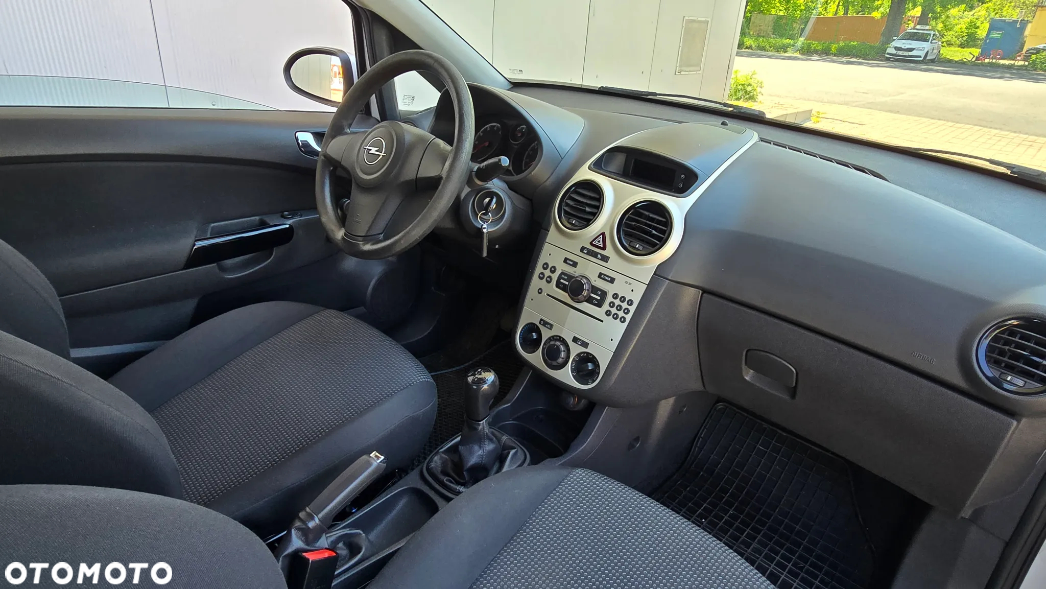 Opel Corsa 1.2 16V Cosmo - 23