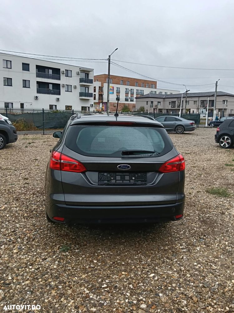 Ford Focus - 11