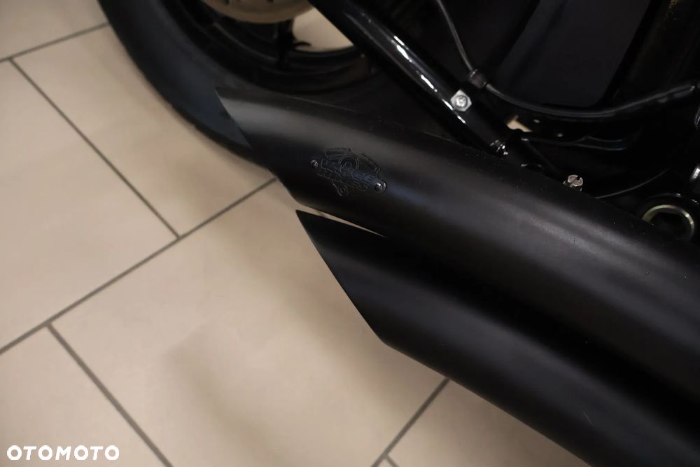 Harley-Davidson Dyna Street Bob - 19