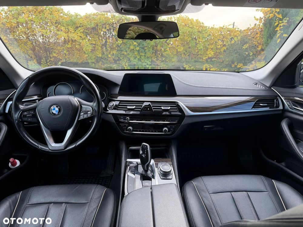 BMW Seria 5 518d Luxury Line - 23
