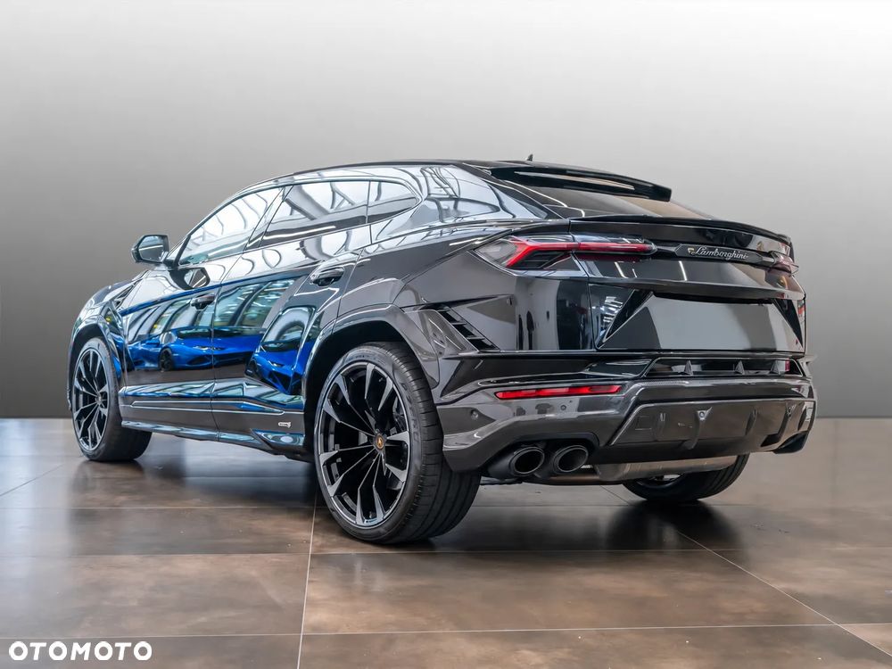 Lamborghini Urus - 3
