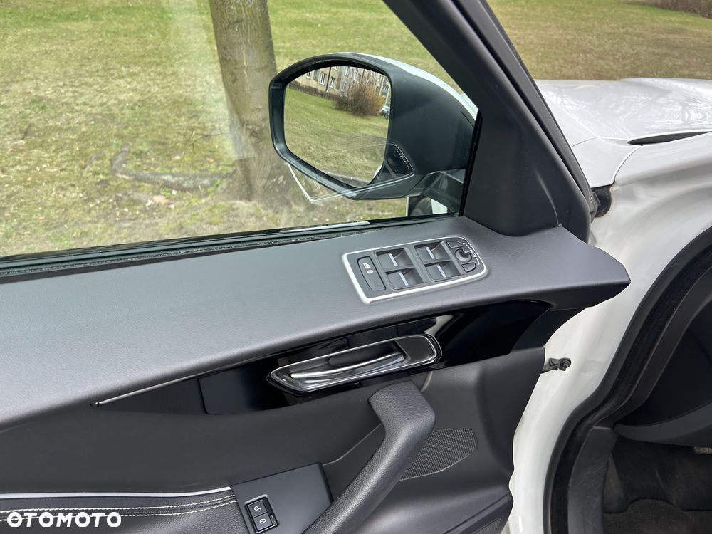 Jaguar F-Pace 2.0 i4D AWD R-Sport - 36