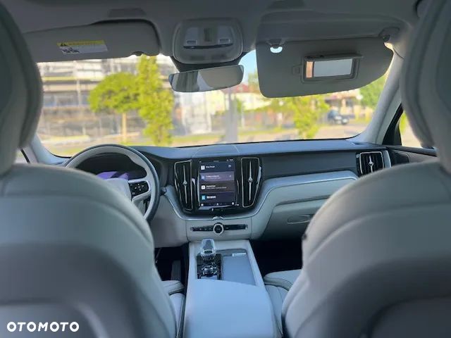 Volvo XC 60 B5 B AWD Ultimate Dark - 16