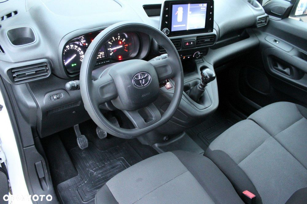 Toyota Proace City - 10