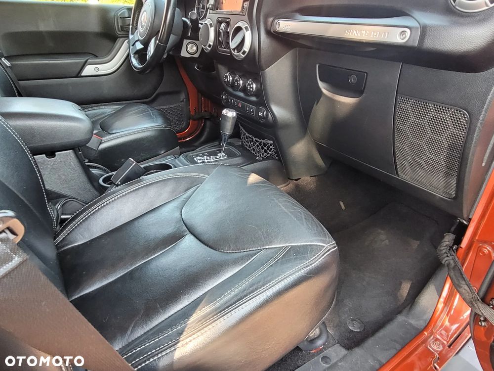 Jeep Wrangler 3.6 Unlim Sahara - 17